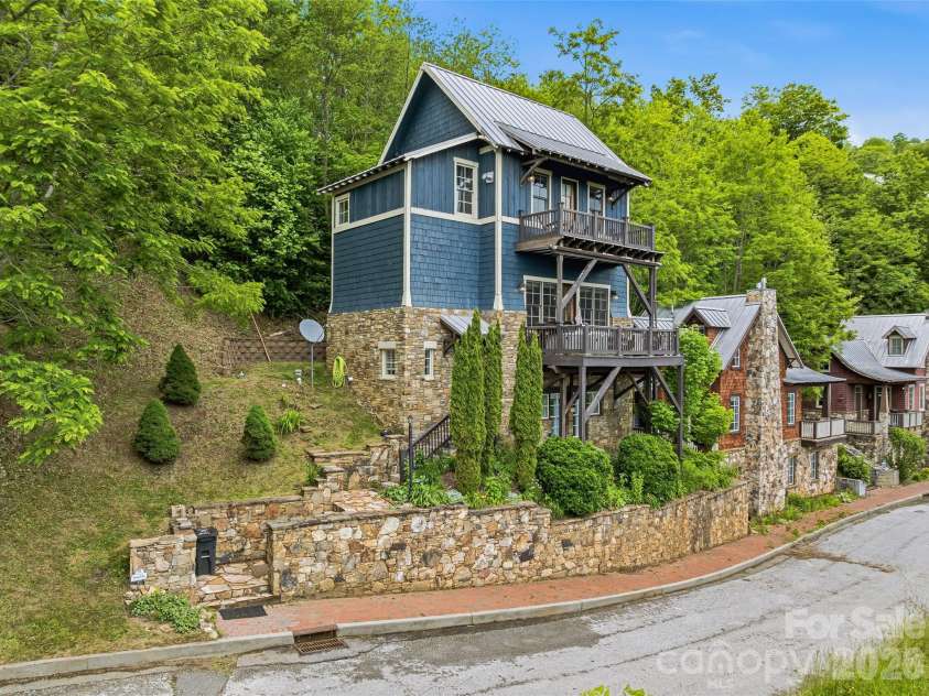 95 Breakaway Trail, Mars Hill, NC 28754.  MLS# CAR4385267, YatesRealty ID 26713. 
