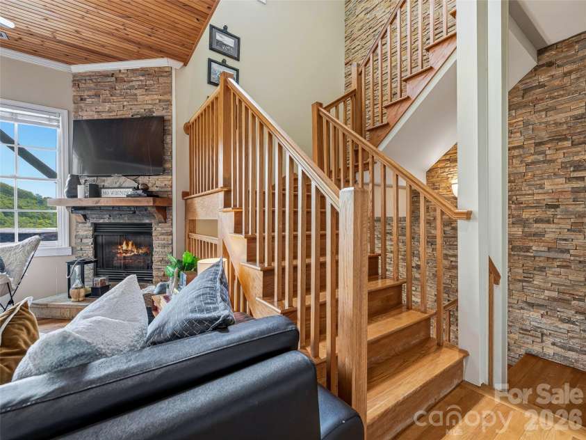 95 Breakaway Trail, Mars Hill, NC 28754.  MLS# CAR4385267, YatesRealty ID 26713. 