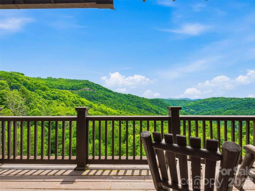 95 Breakaway Trail, Mars Hill, NC 28754.  MLS# CAR4385267, YatesRealty ID 26713. 