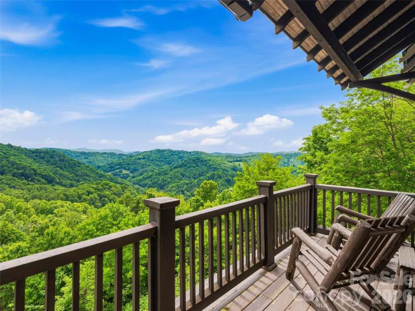 95 Breakaway Trail, Mars Hill, NC 28754.  MLS# CAR4385267, YatesRealty ID 26713. 