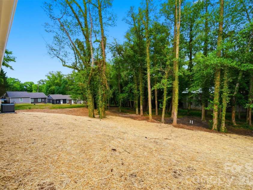 1298 18th Street, Hickory, NC 28601.  MLS# CAR4362570, YatesRealty ID 26714. 