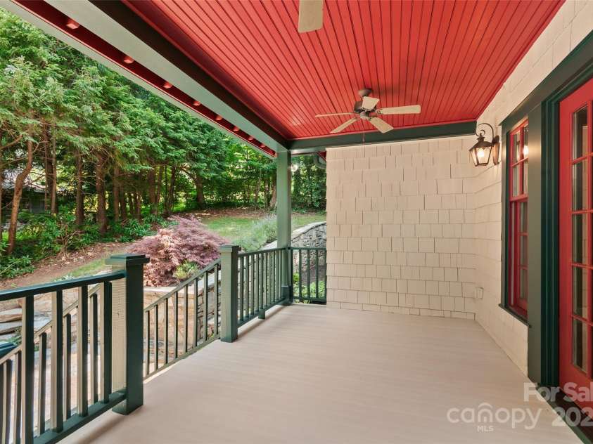 419 Country Club Drive, Waynesville, NC 28786.  MLS# CAR4278038, YatesRealty ID 26714. 