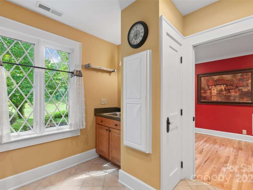 419 Country Club Drive, Waynesville, NC 28786.  MLS# CAR4278038, YatesRealty ID 26714. 