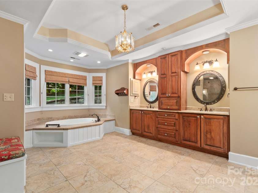 419 Country Club Drive, Waynesville, NC 28786.  MLS# CAR4278038, YatesRealty ID 26714. 