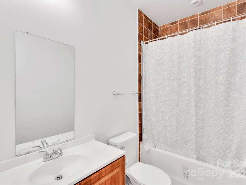 111 Crowell Drive, Concord, NC 28025.  MLS# CAR4281441, YatesRealty ID 26715. Rear Unit Bathroom