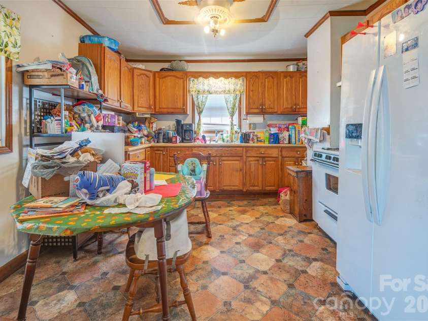 84 Swannanoa Avenue, Asheville, NC 28806.  MLS# CAR4359161, YatesRealty ID 26715. 