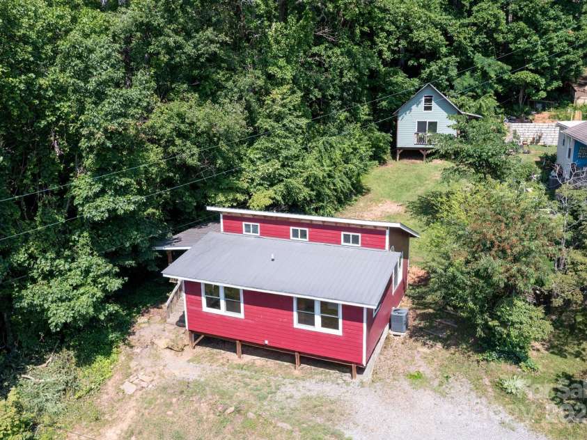 109 Azalea Avenue, Swannanoa, NC 28778.  MLS# CAR4276188, YatesRealty ID 26716. 2 Bedroom Home plus ADU