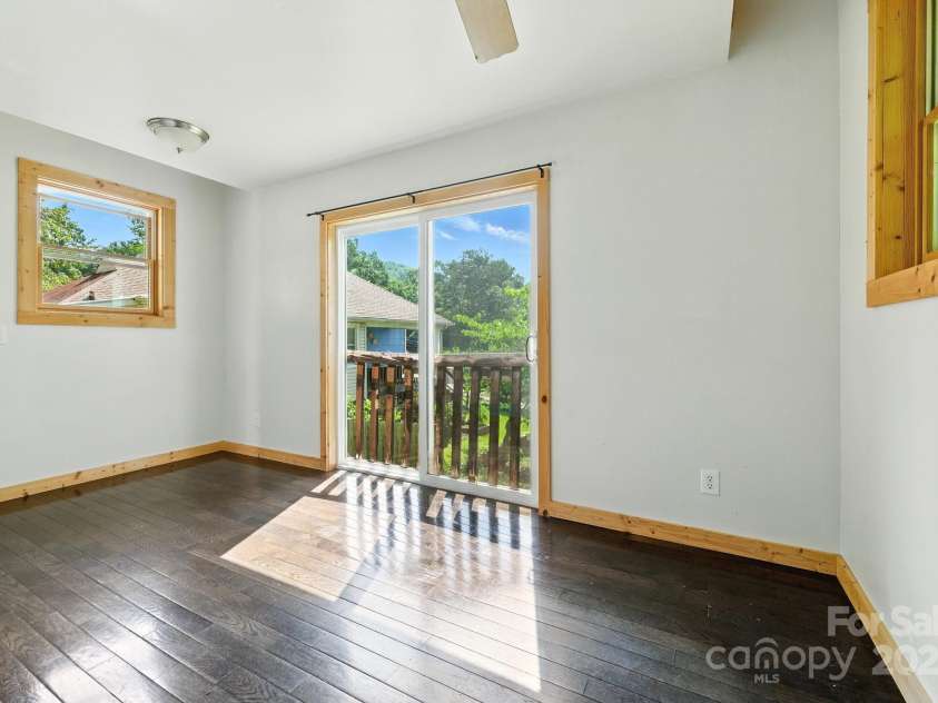 109 Azalea Avenue, Swannanoa, NC 28778.  MLS# CAR4276188, YatesRealty ID 26716. Living Space in ADU