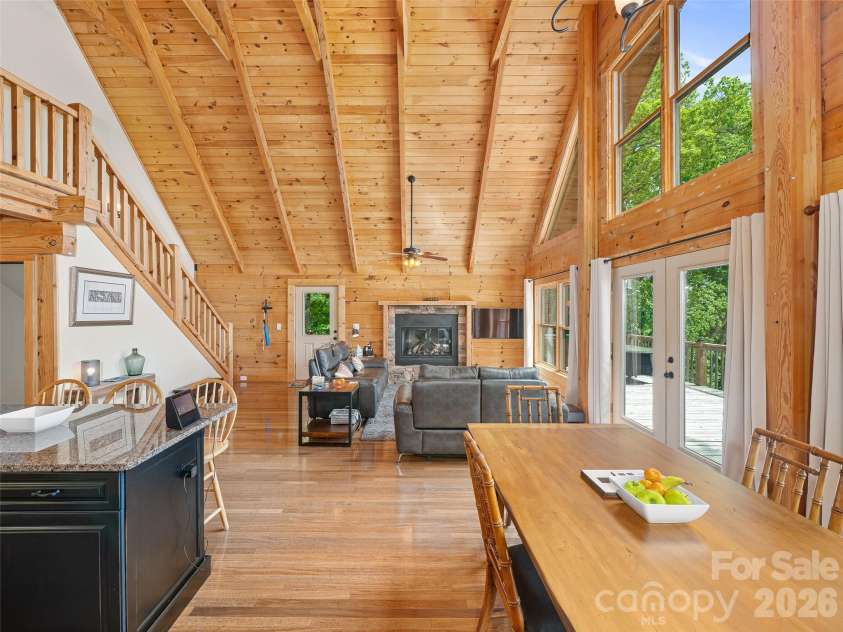 483 Birdie Lane, Bakersville, NC 28705.  MLS# CAR4386186, YatesRealty ID 26716. 