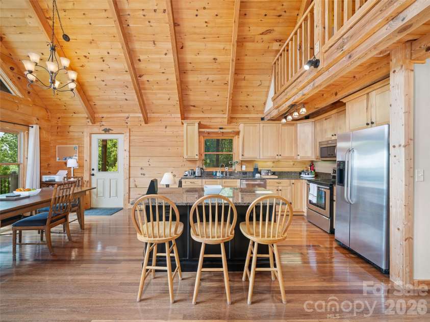 483 Birdie Lane, Bakersville, NC 28705.  MLS# CAR4386186, YatesRealty ID 26716. 