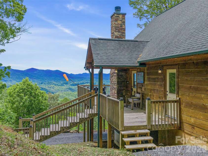 483 Birdie Lane, Bakersville, NC 28705.  MLS# CAR4386186, YatesRealty ID 26716. 