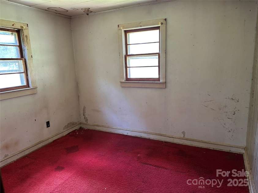 107 Hunt Drive, Nebo, NC 28761.  MLS# CAR4281519, YatesRealty ID 26717. 