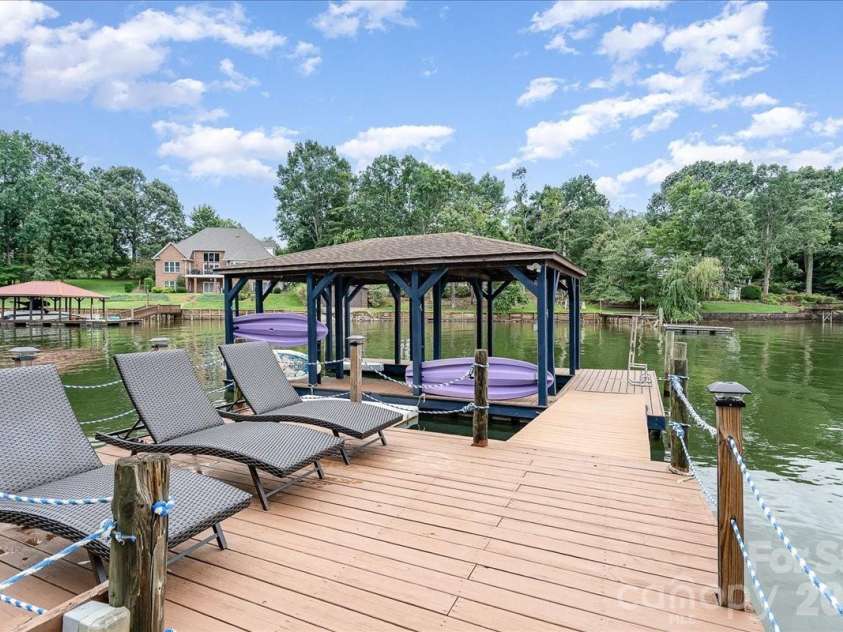 113 Tinker Place, Troutman, NC 28166.  MLS# CAR4384005, YatesRealty ID 26717. Sun deck