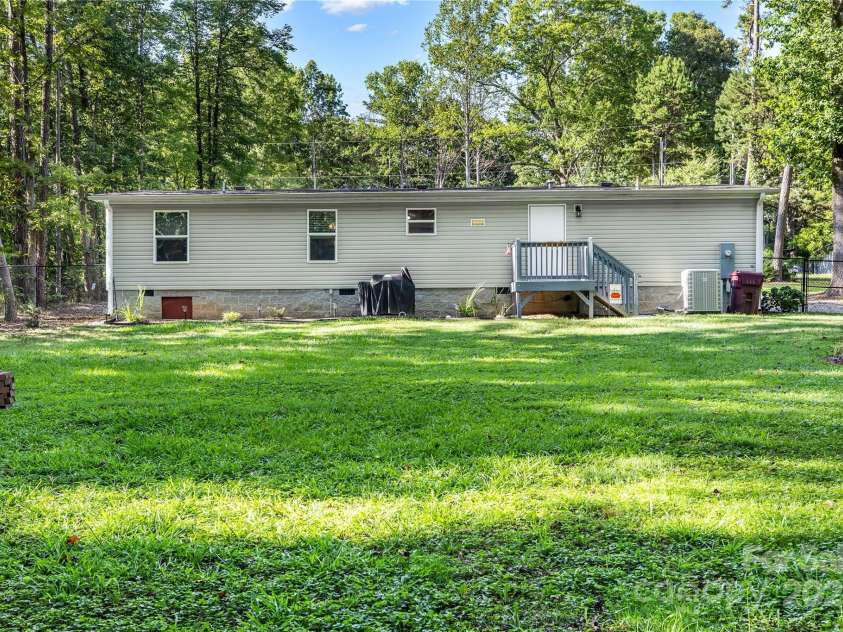 615 Red Leaf Lane, China Grove, NC 28023.  MLS# CAR4281879, YatesRealty ID 26718. 