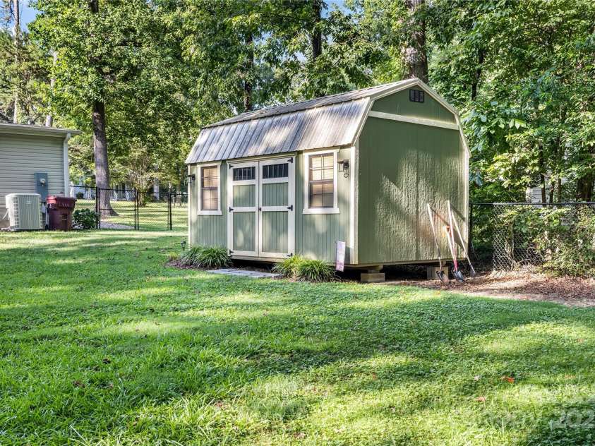 615 Red Leaf Lane, China Grove, NC 28023.  MLS# CAR4281879, YatesRealty ID 26718. 