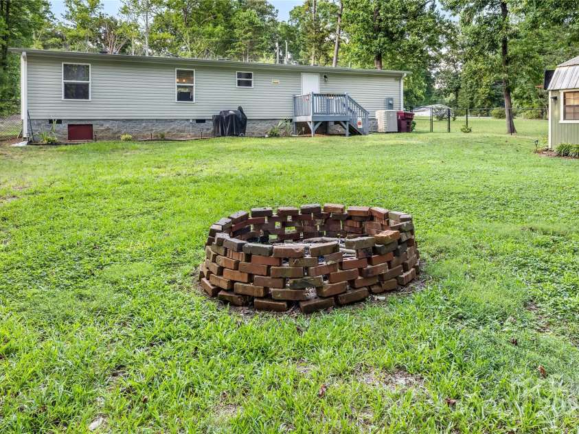 615 Red Leaf Lane, China Grove, NC 28023.  MLS# CAR4281879, YatesRealty ID 26718. 