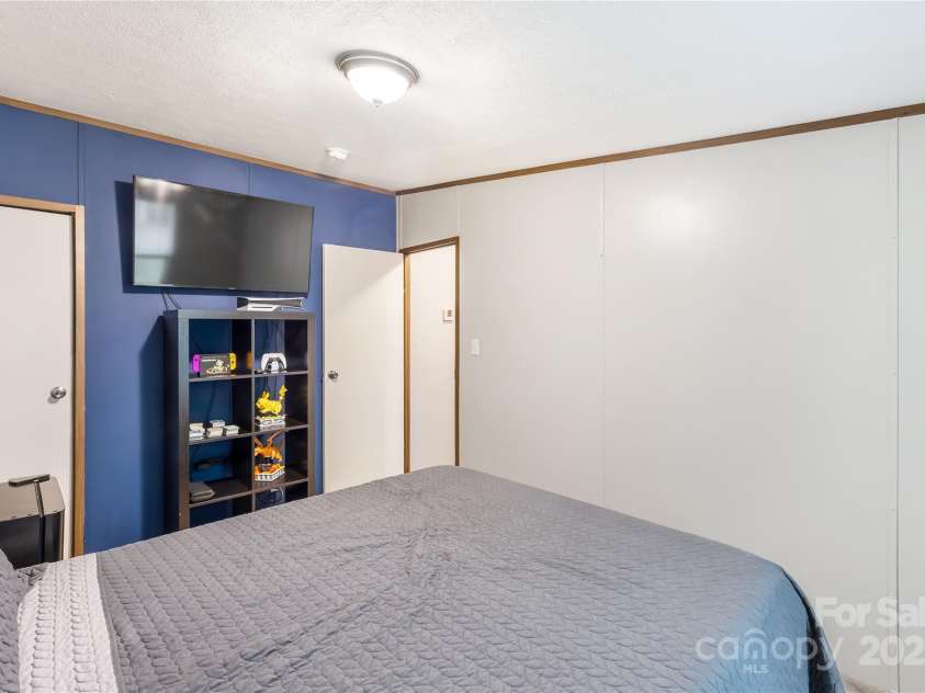 615 Red Leaf Lane, China Grove, NC 28023.  MLS# CAR4281879, YatesRealty ID 26718. 