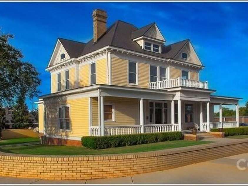 301 Windsor Street, Monroe, NC 28112.  MLS# CAR4278851, YatesRealty ID 26719. 