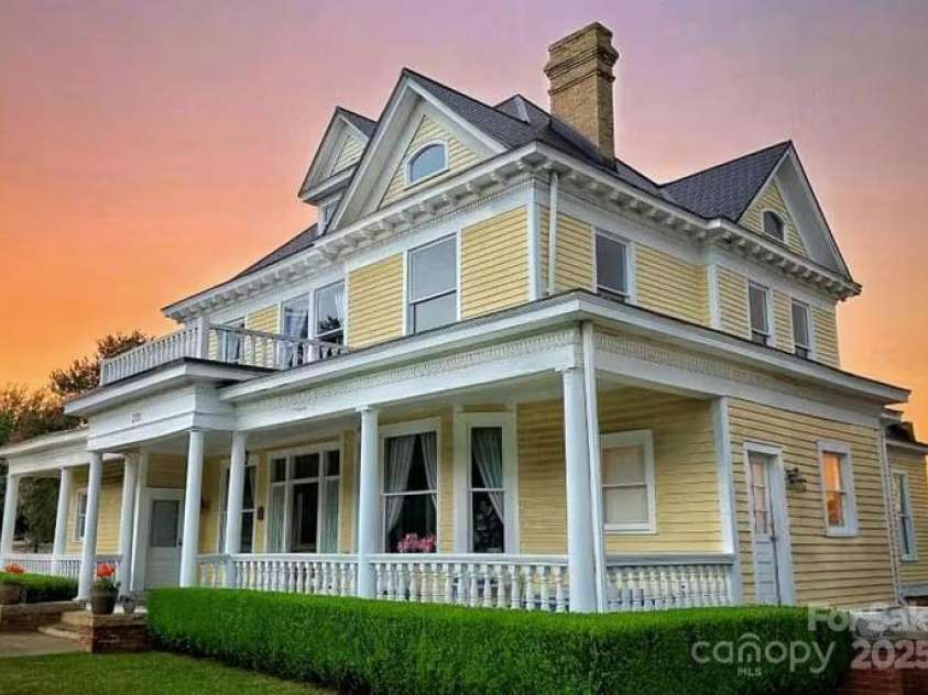 301 Windsor Street, Monroe, NC 28112.  MLS# CAR4278851, YatesRealty ID 26719. 