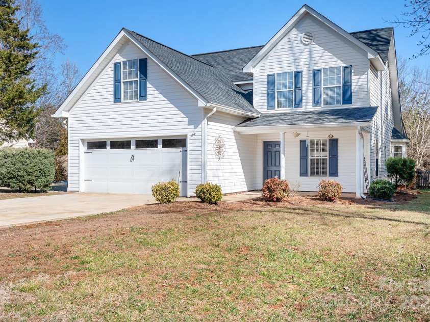 449 Doves Crest Court, Stanley, NC 28164.  MLS# CAR4220525, YatesRealty ID 2672. Charming home on almost a half acre lot within 1 mile of Hwy 16 and Hwy 73.