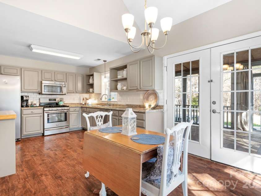 449 Doves Crest Court, Stanley, NC 28164.  MLS# CAR4220525, YatesRealty ID 2672. Kitchen