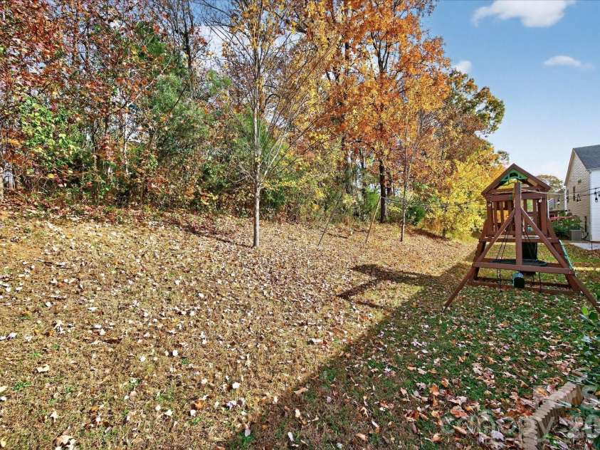 5031 Burnwald Court, Fort Mill, SC 29715.  MLS# CAR4342852, YatesRealty ID 2672. Back Yard