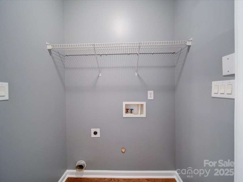 7642 Horseshoe Creek Drive, Huntersville, NC 28078.  MLS# CAR4249944, YatesRealty ID 26720. Laundry Room
