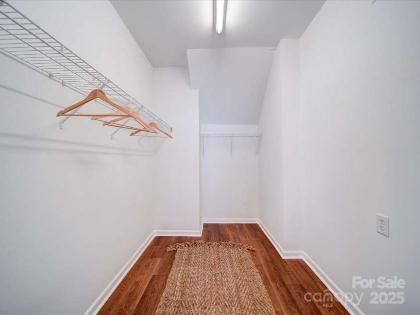 7642 Horseshoe Creek Drive, Huntersville, NC 28078.  MLS# CAR4249944, YatesRealty ID 26720. Spacious walk-in closet