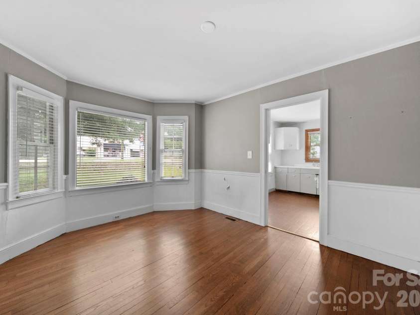 1109 Union Road, Gastonia, NC 28056.  MLS# CAR4388040, YatesRealty ID 26721. 