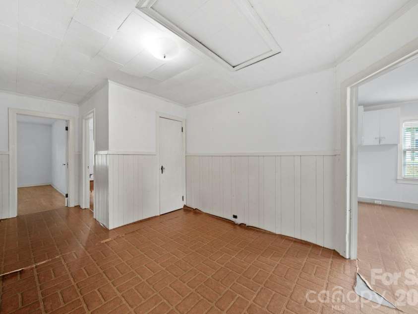 1109 Union Road, Gastonia, NC 28056.  MLS# CAR4388040, YatesRealty ID 26721. 