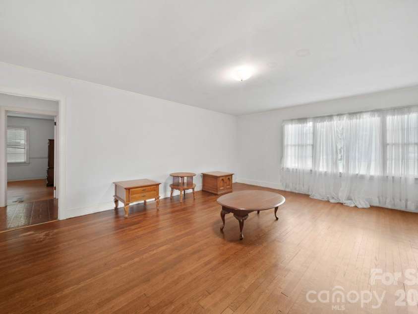 1109 Union Road, Gastonia, NC 28056.  MLS# CAR4388040, YatesRealty ID 26721. 