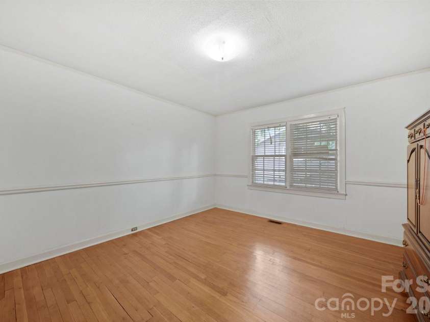 1109 Union Road, Gastonia, NC 28056.  MLS# CAR4388040, YatesRealty ID 26721. 