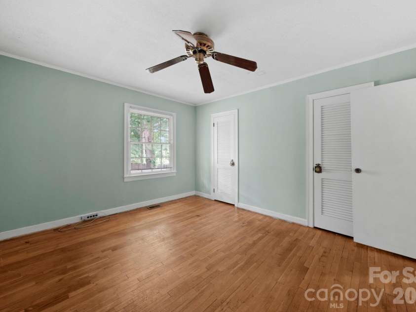 1109 Union Road, Gastonia, NC 28056.  MLS# CAR4388040, YatesRealty ID 26721. 