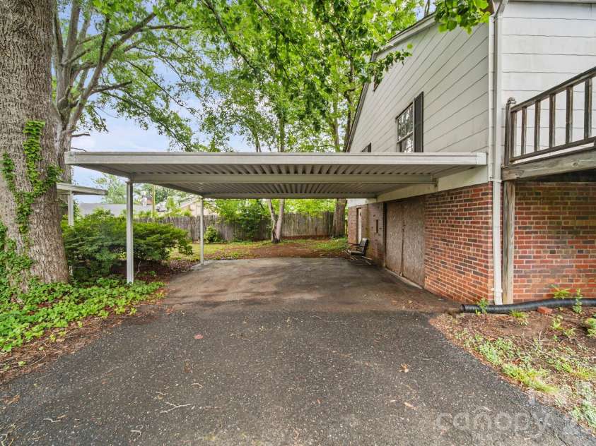 1109 Union Road, Gastonia, NC 28056.  MLS# CAR4388040, YatesRealty ID 26721. 