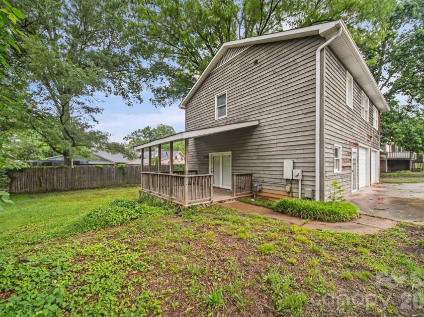 1109 Union Road, Gastonia, NC 28056.  MLS# CAR4388040, YatesRealty ID 26721. 