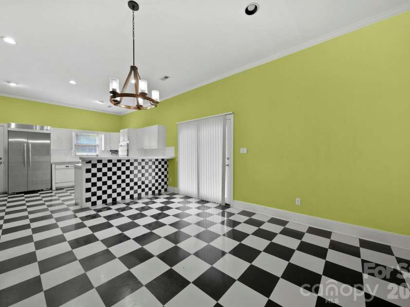 1109 Union Road, Gastonia, NC 28056.  MLS# CAR4388040, YatesRealty ID 26721. 