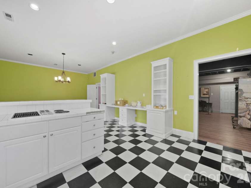 1109 Union Road, Gastonia, NC 28056.  MLS# CAR4388040, YatesRealty ID 26721. 