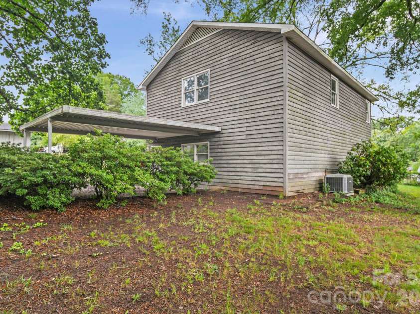 1109 Union Road, Gastonia, NC 28056.  MLS# CAR4388040, YatesRealty ID 26721. 