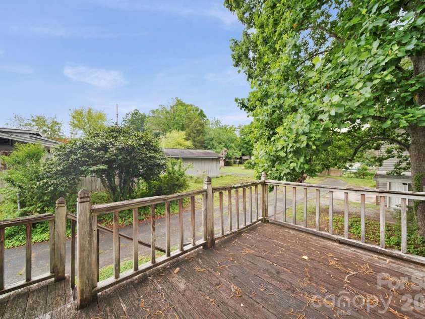 1109 Union Road, Gastonia, NC 28056.  MLS# CAR4388040, YatesRealty ID 26721. 