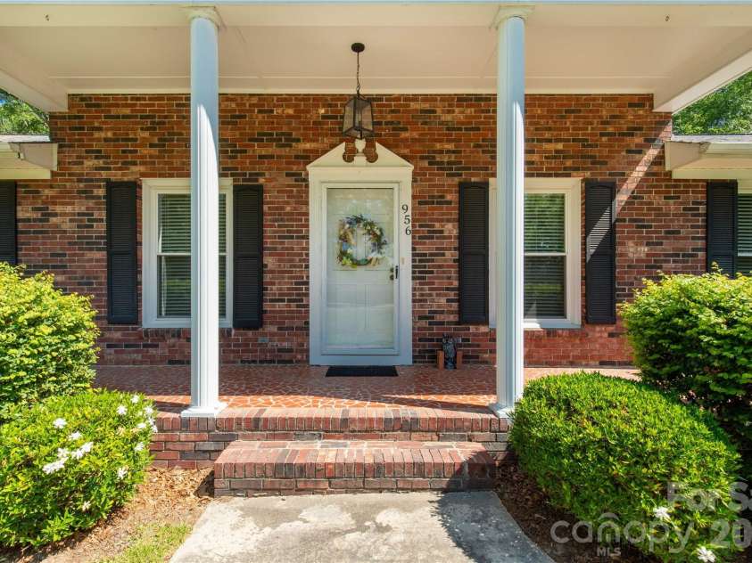 956 Providence Road, Lancaster, SC 29720.  MLS# CAR4383180, YatesRealty ID 26723. 