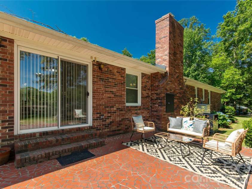 956 Providence Road, Lancaster, SC 29720.  MLS# CAR4383180, YatesRealty ID 26723. 