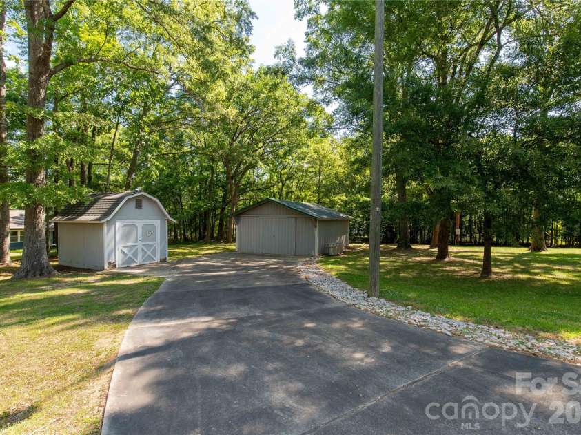 956 Providence Road, Lancaster, SC 29720.  MLS# CAR4383180, YatesRealty ID 26723. 