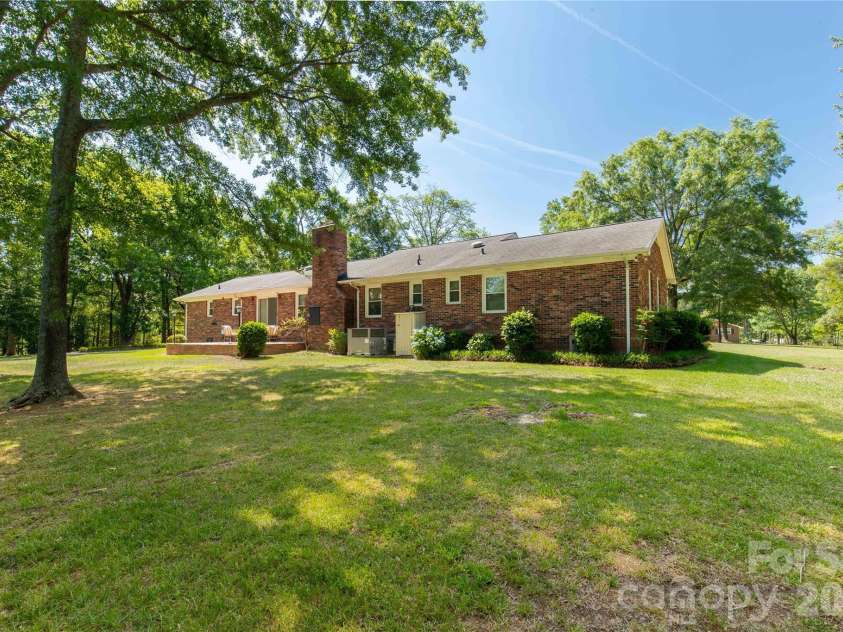 956 Providence Road, Lancaster, SC 29720.  MLS# CAR4383180, YatesRealty ID 26723. 