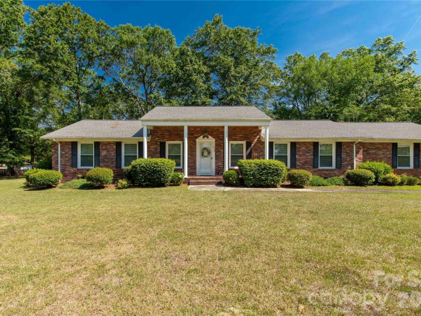 956 Providence Road, Lancaster, SC 29720.  MLS# CAR4383180, YatesRealty ID 26723. 
