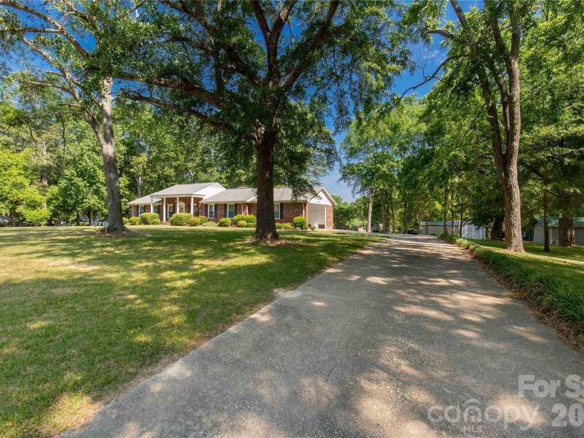 956 Providence Road, Lancaster, SC 29720.  MLS# CAR4383180, YatesRealty ID 26723. 