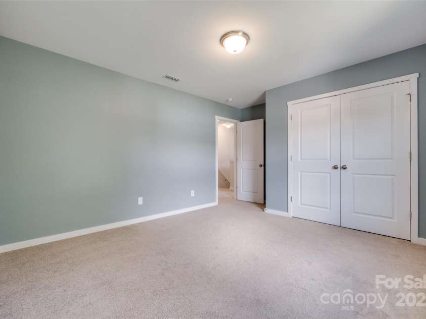 365 Battery Circle, Clover, SC 29710.  MLS# CAR4276066, YatesRealty ID 26724. 