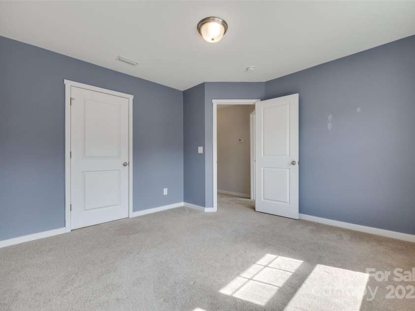 365 Battery Circle, Clover, SC 29710.  MLS# CAR4276066, YatesRealty ID 26724. 
