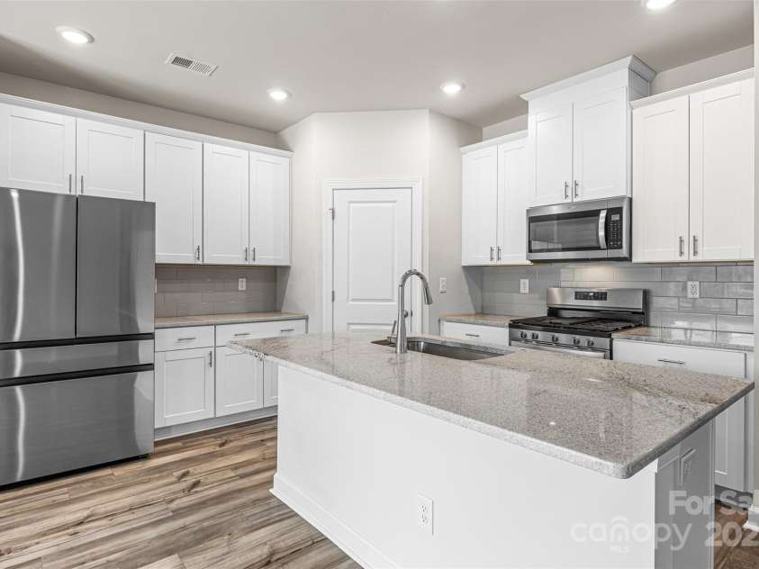 4046 Armstrong Farm Drive, Belmont, NC 28012.  MLS# CAR4274127, YatesRealty ID 26725. 