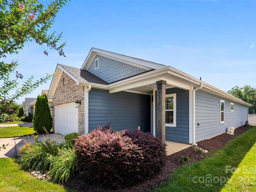 6172 Raven Rock Drive, Denver, NC 28037.  MLS# CAR4278652, YatesRealty ID 26726. 