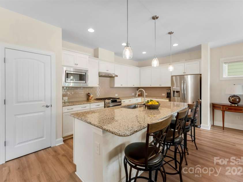 6172 Raven Rock Drive, Denver, NC 28037.  MLS# CAR4278652, YatesRealty ID 26726. 